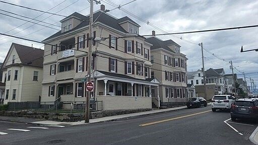 Building Photo - 130 University Ave