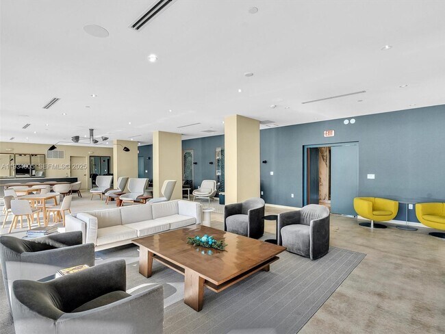 Building Photo - 20 Island Ave