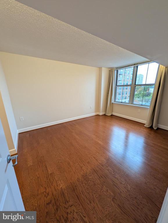 Building Photo - 11800 Sunset Hills Rd