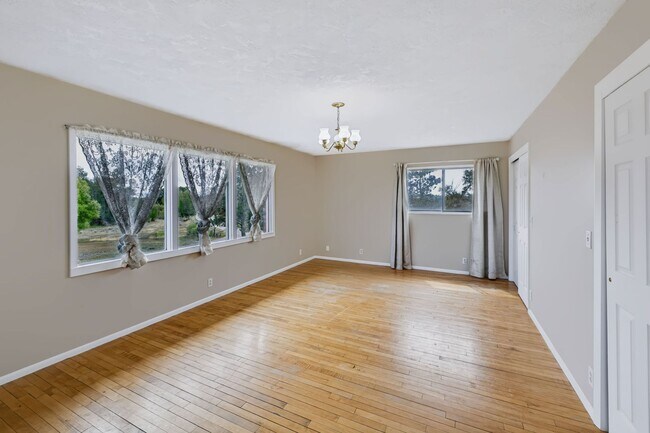 Building Photo - 4980 W 4000 N