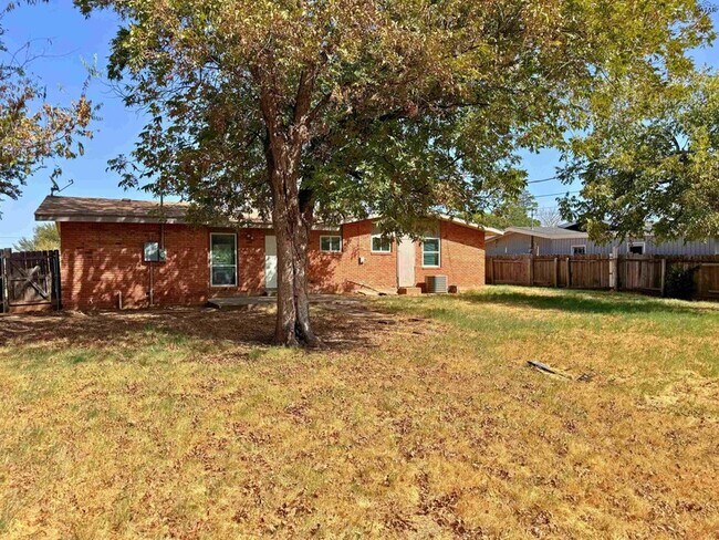 Building Photo - 4604 Stanford Ave