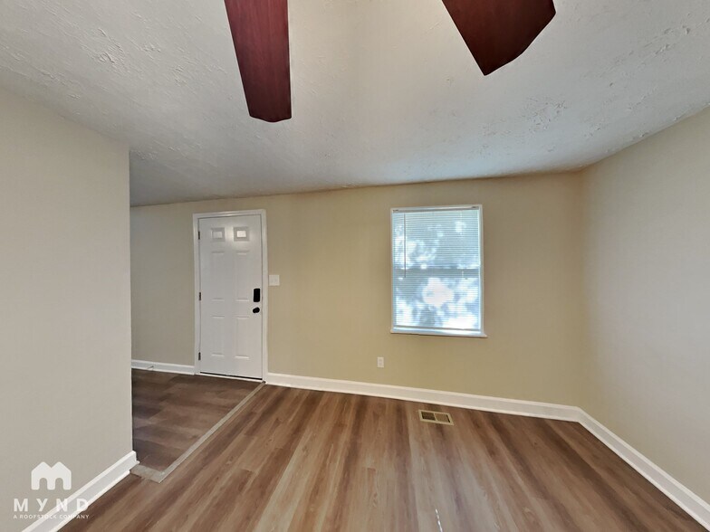 Building Photo - 809 Brian Ln
