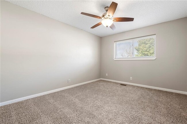 Building Photo - 1306 W Bonnie Ln