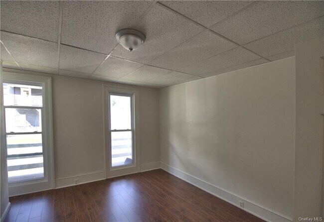 Building Photo - 83 Hudson St