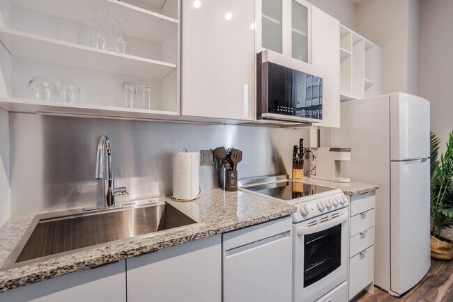 Building Photo - 9-JAN-JAN E 4th St