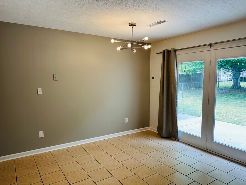 Building Photo - 3239 Jack Gray Dr