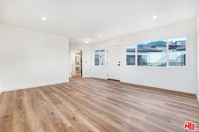 Building Photo - 16185 Sunset Blvd