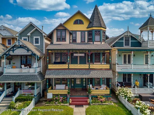Primary Photo - 7 Embury Ave