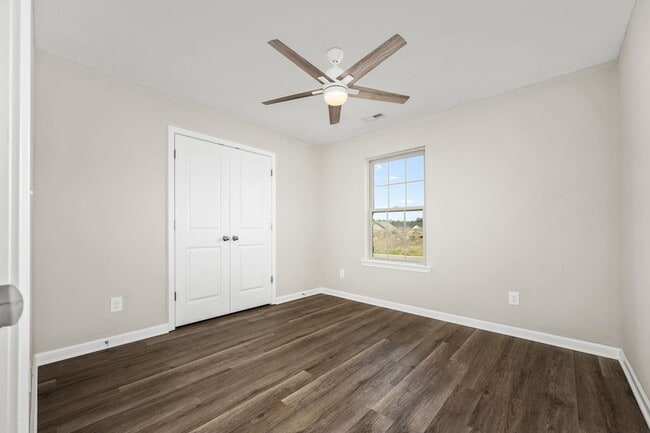 Building Photo - 107 Meadowbrook