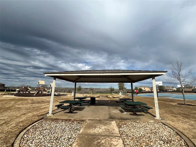 Building Photo - 6713 Ondantra Bnd