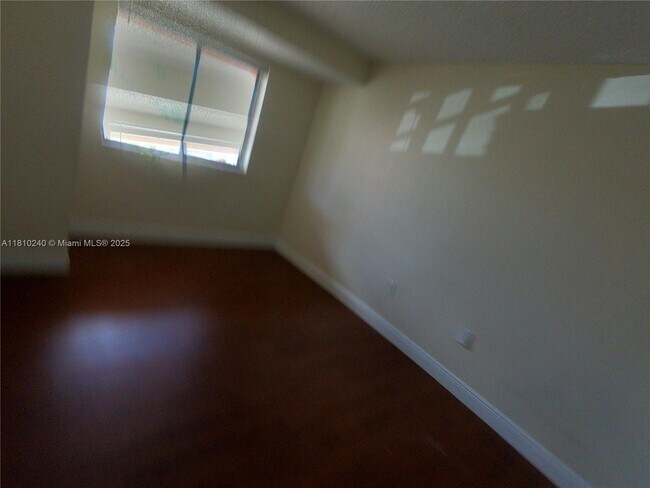 Building Photo - 5200 NW 31st Ave
