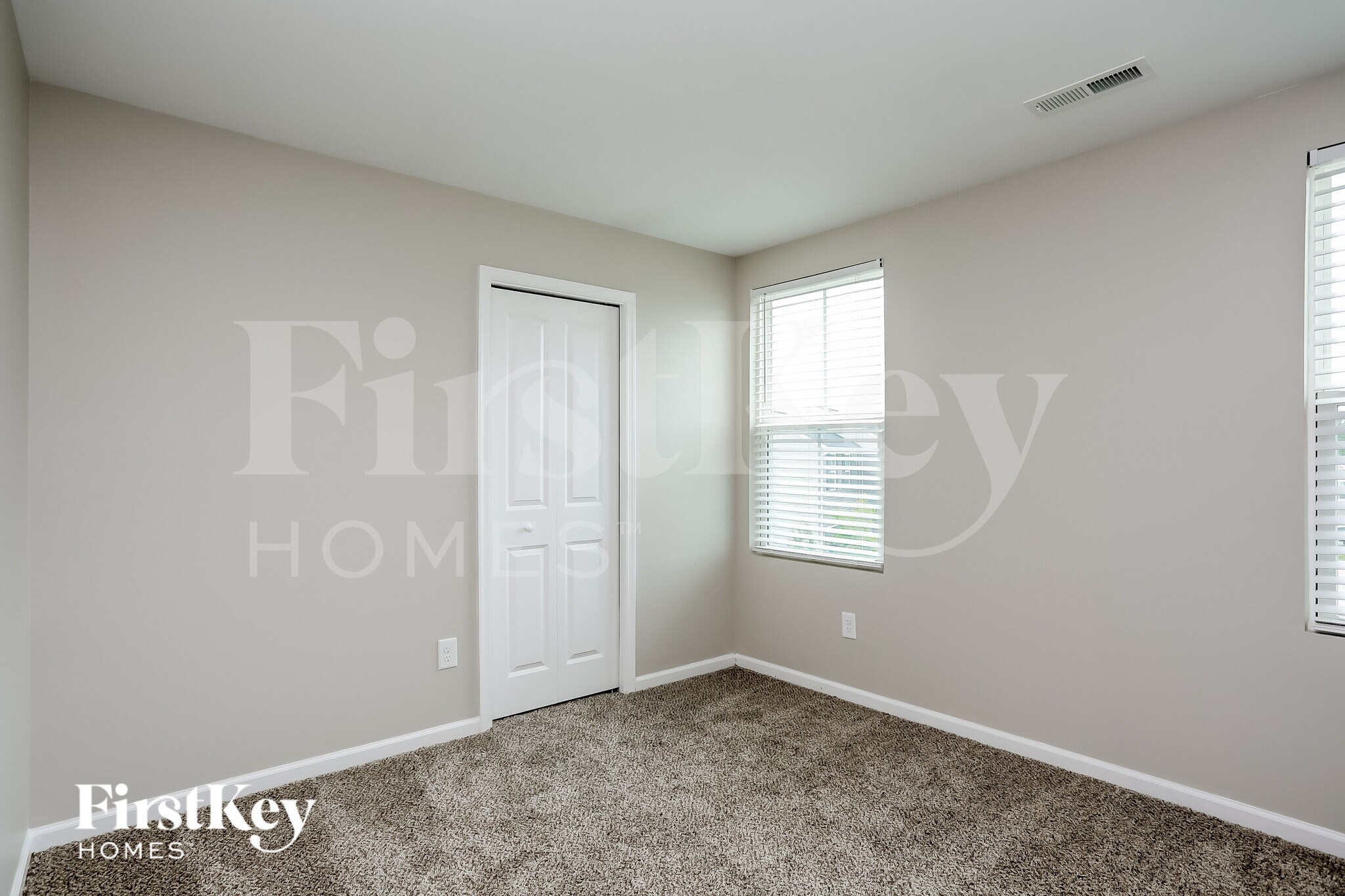 Building Photo - 14 Windchime Ct