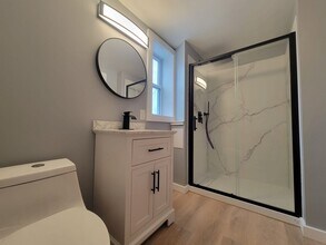 Building Photo - 510 N Albany St