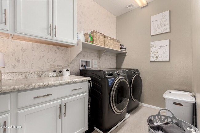 Building Photo - 5418 S Vincent