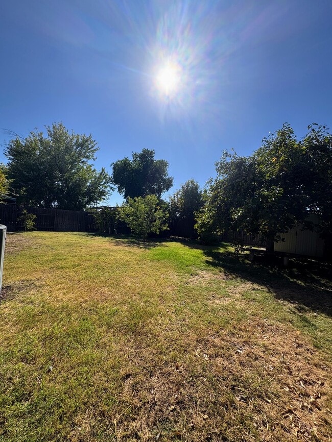 Building Photo - 4BR SFR w/ 2-Car Garage, RV Parking & Big Yard in Rocklin