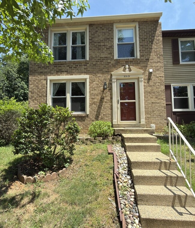 Building Photo - 3 Bed 4 Bath Townhome for Rent in Fairfax, VA!