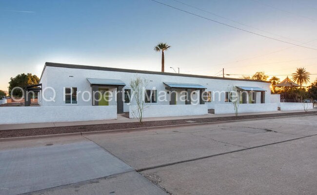 Building Photo - 646 N 10th Ave