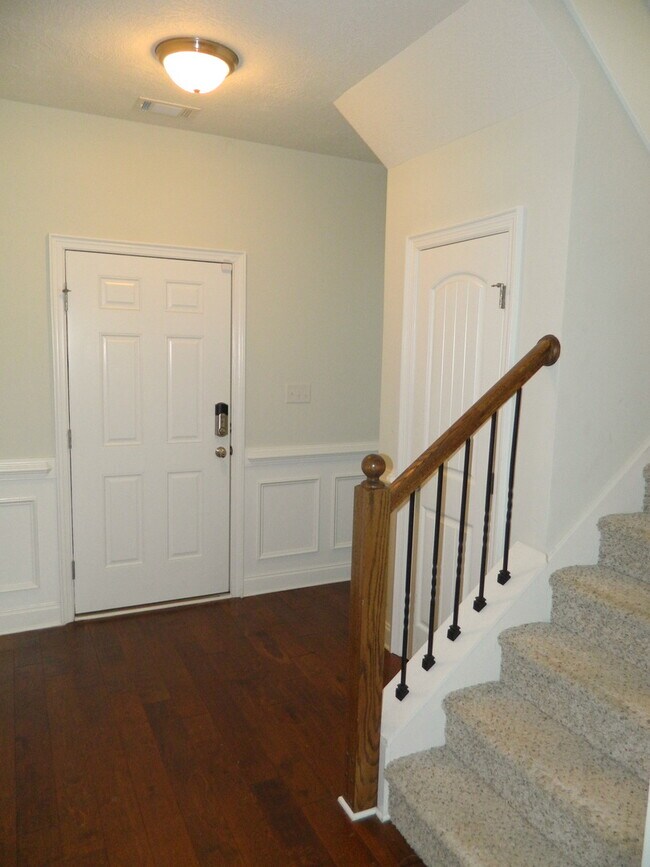Building Photo - 5564 Connor Dr