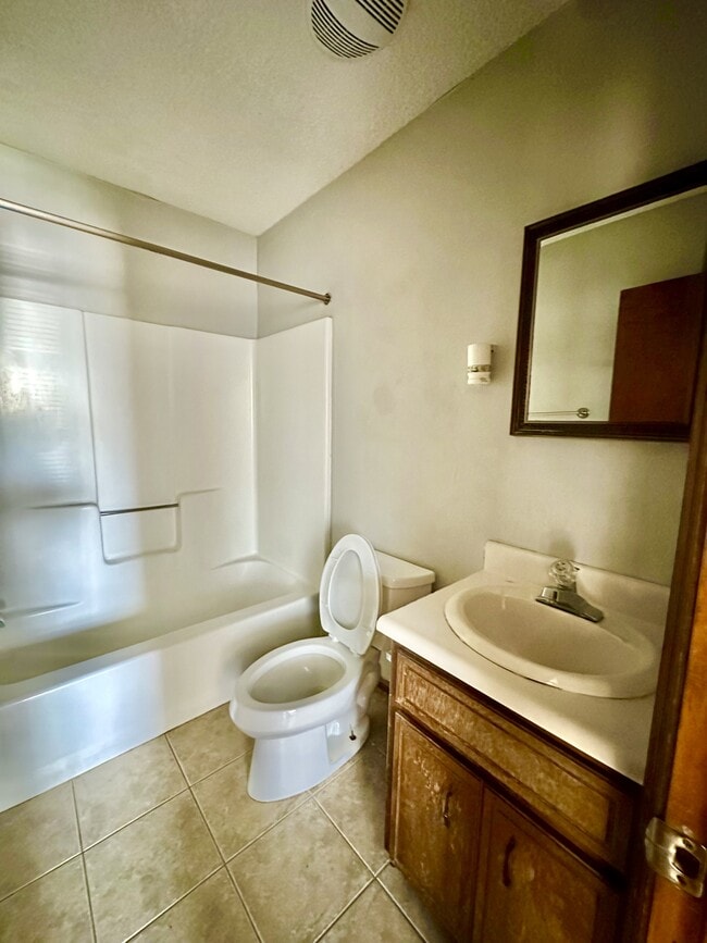 Building Photo - 2014 Arkwright Dr