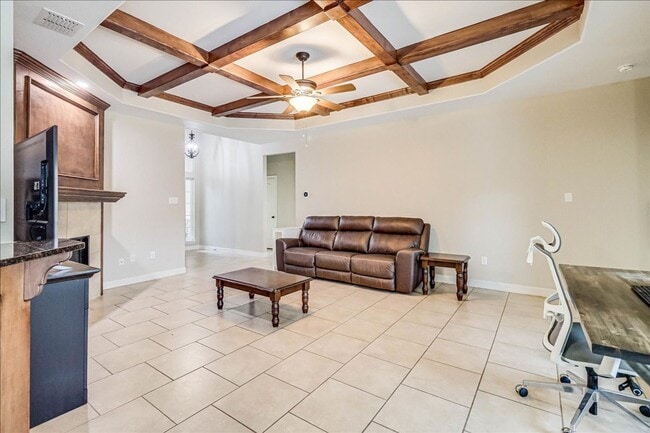 Building Photo - 2518 Date Palm Dr