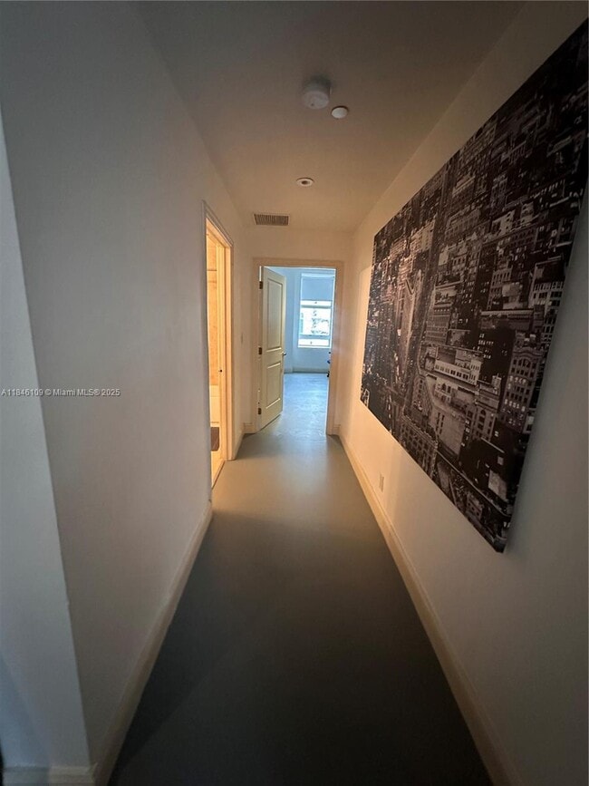 Building Photo - 111 E Flagler St