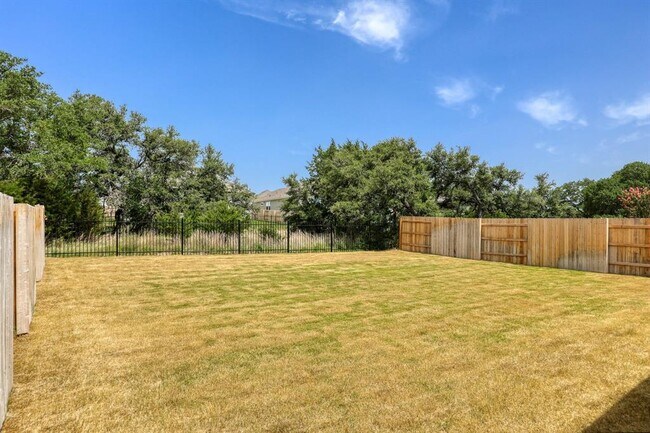 Building Photo - 182 Yarbrough Dr