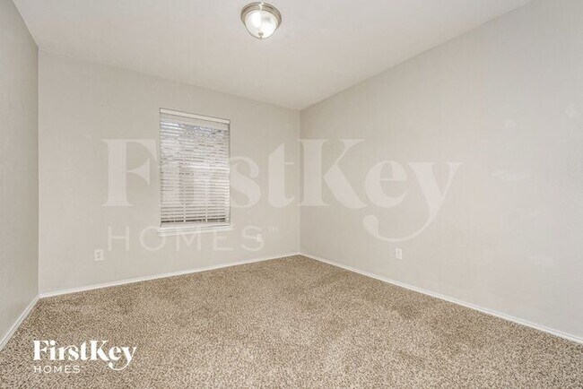 Building Photo - 1716 Trinity Hill