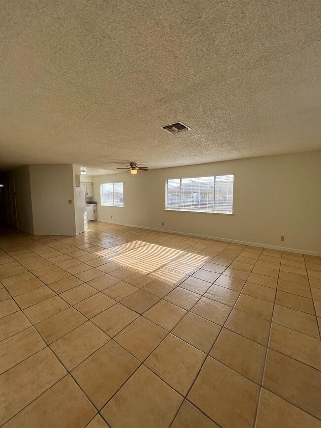 Building Photo - 3344 E Sierra Madre Ave