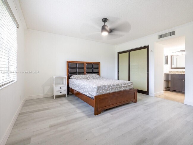 Building Photo - 6300 S Falls Cir Dr