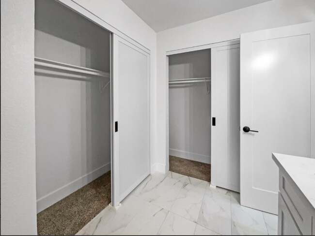 Building Photo - 7952 Summerplace Dr