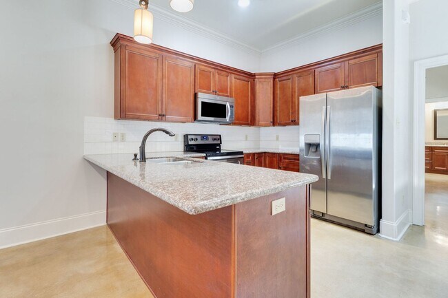 Building Photo - FOR RENT in LAFAYETTE!