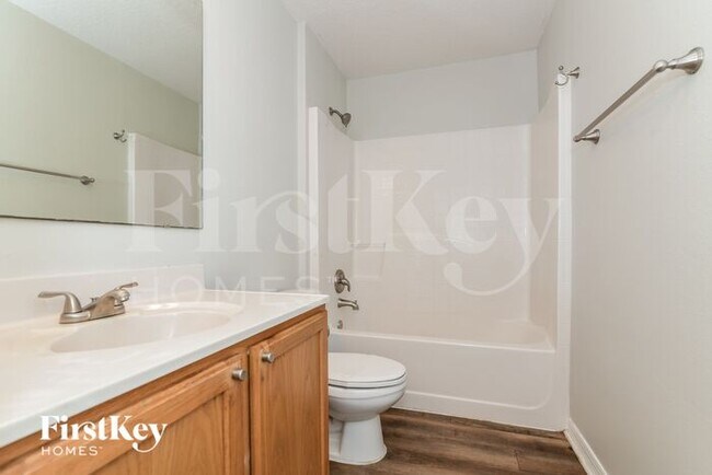 Building Photo - 5521 Sycamore Canyon Dr