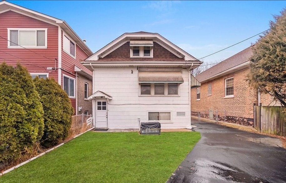 Building Photo - 2432 Elmwood Ave