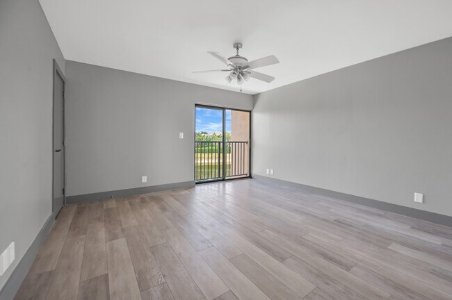 Building Photo - 9123 NW 38th Dr