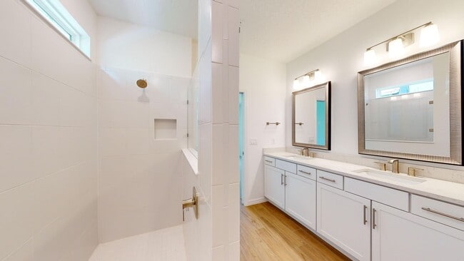 Building Photo - Resort-Style Living in Del Webb at Nocatee!