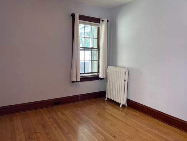 Bedroom 2 - 627 Knickerbocker St