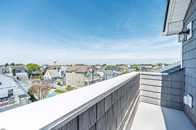 Building Photo - 111 N Belmont Ave