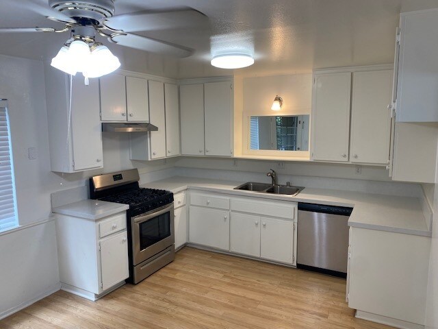 Kitchen - 8122 Michael Dr