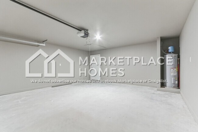 Building Photo - 1519 W 15th St