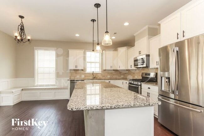 Building Photo - 716 Wood Lily Dr