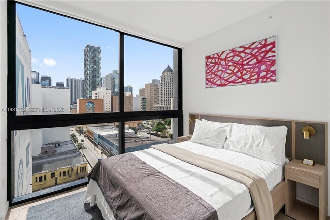 Building Photo - 225 N Miami Ave