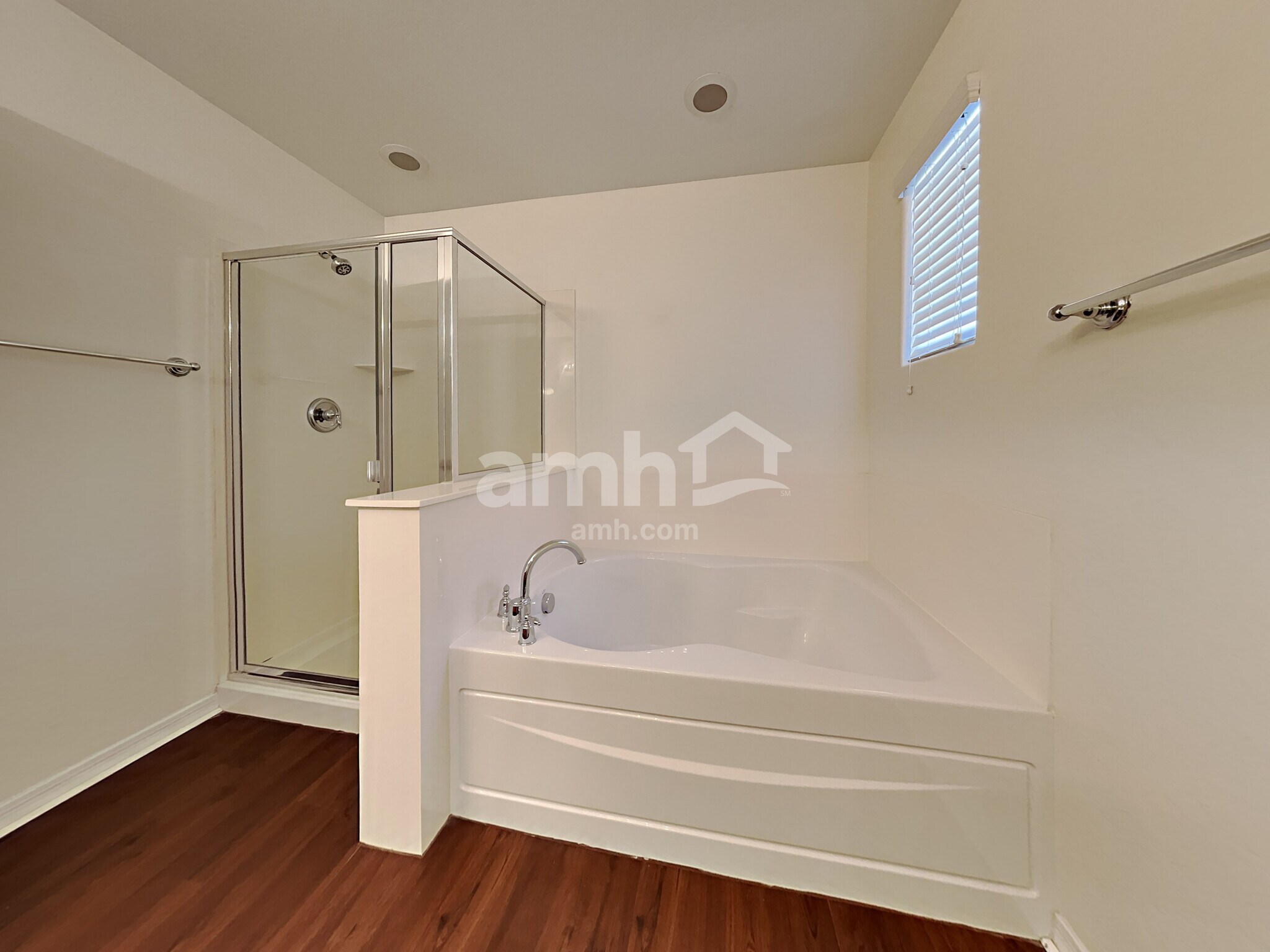Building Photo - 11016 E Silver Springs Cir