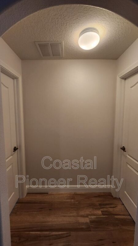 Building Photo - 11404 Holmbridge Ln