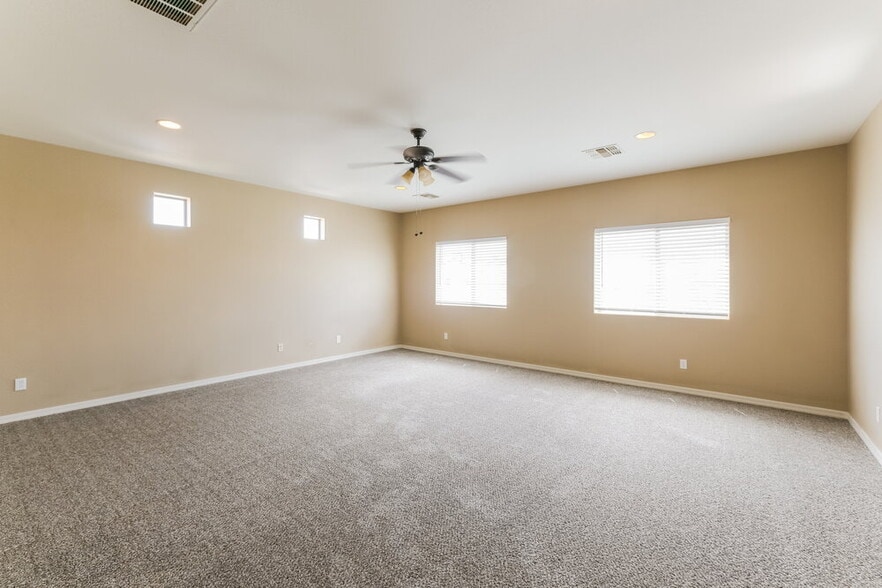 Building Photo - 4261 N 157th Ave
