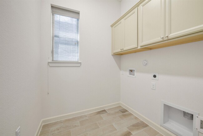 Building Photo - 139 Trillium Pk Lp