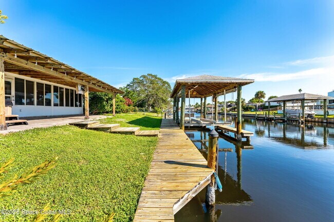 Building Photo - 445 Diana Blvd