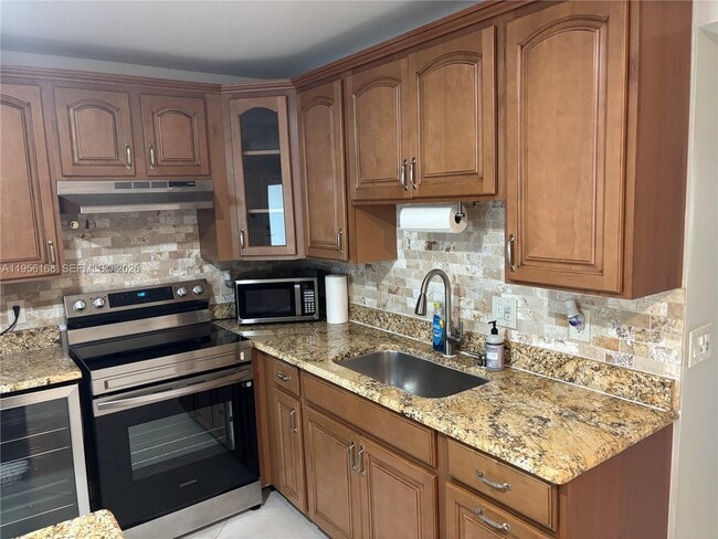 Building Photo - 149 Westbury E