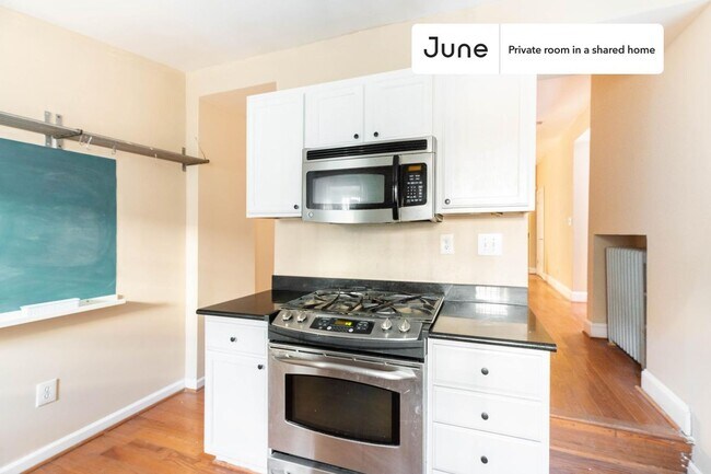 Building Photo - Room in Shared 8 bed/3.5 bath home