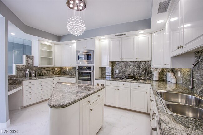Building Photo - 3111 Bel Air Dr
