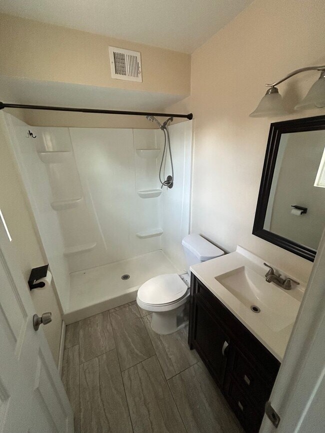 Building Photo - Peoria 2 bed/2 bath house